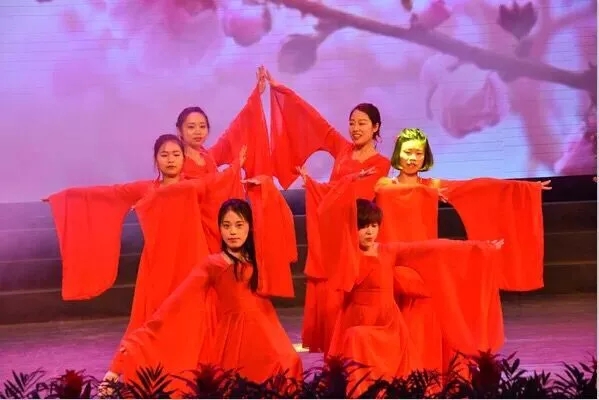 6686体育艾普喷涂机器人